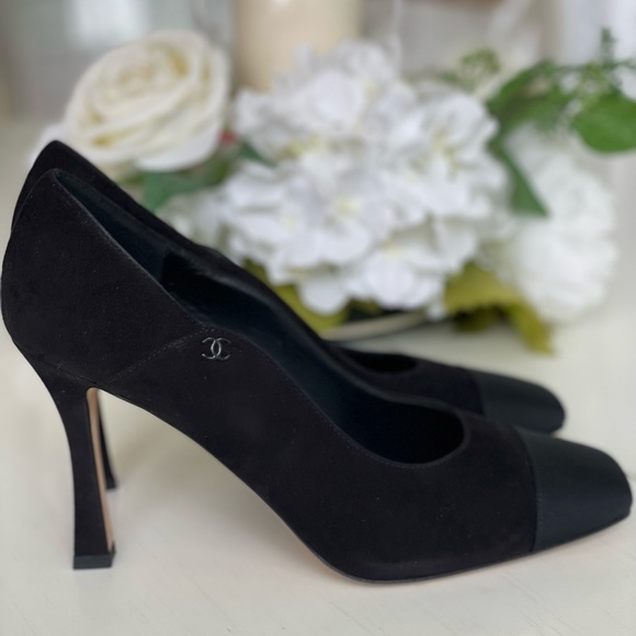 ❌SOLD OUT❌Chanel Black Suede Pumps Size 39 - Picture 8 of 10
